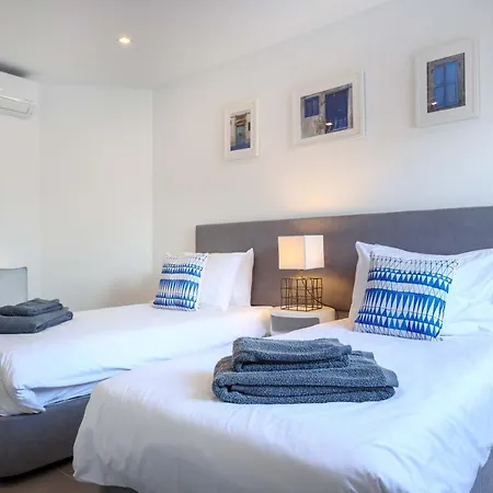 Waterside 3 Bedroom Sea View * Senhora da Luz