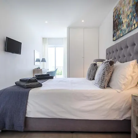 Waterside 3 Bedroom Sea View Senhora da Luz