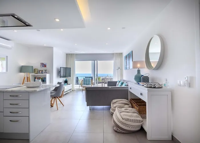 Waterside 3 Bedroom Sea View * Senhora da Luz