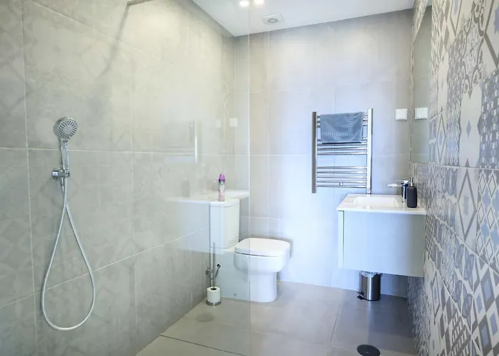 Waterside 3 Bedroom Sea View Senhora da Luz