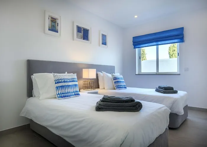 Waterside 3 Bedroom Sea View