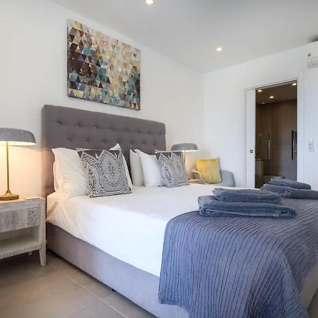 Waterside 3 Bedroom Sea View Apartment