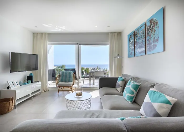 Waterside 3 Bedroom Sea View شقة *