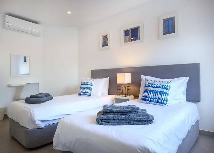 Waterside 3 Bedroom Sea View * Luz