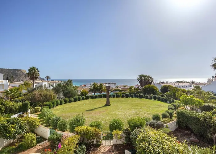 Waterside 3 Bedroom Sea View Apartment